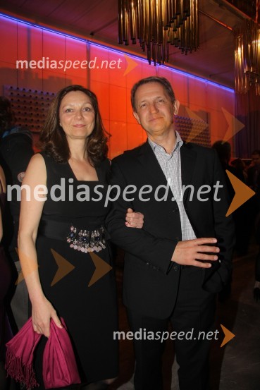 Karmen, soproga in Igor Savič, Poslovni mediji d.o.o.Viktorji 2011, rdeča preproga in VIP dogajanje