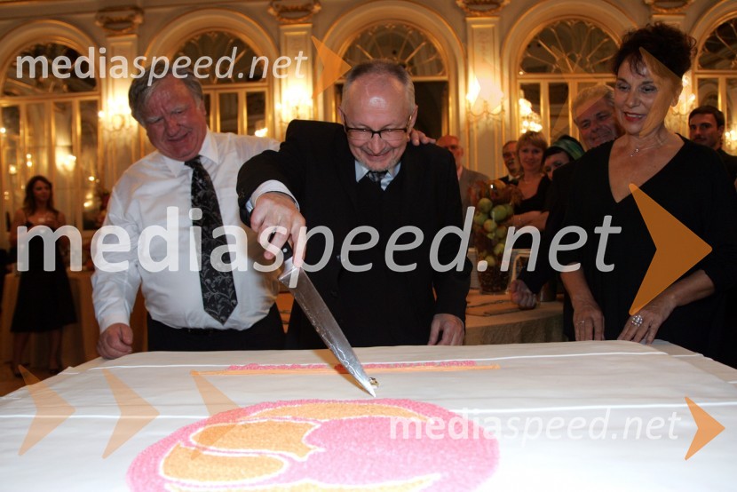 Tone Partljič, predsednik Sveta Borštnikovega srečanja, Peter Ternovšek, igralec - dobitnik Borštnikovega prstana 2006 in Miranda Caharija, igralka - dobitnica Borštnikovega prstana 2005Borštnikov prstan 2006, podelitev