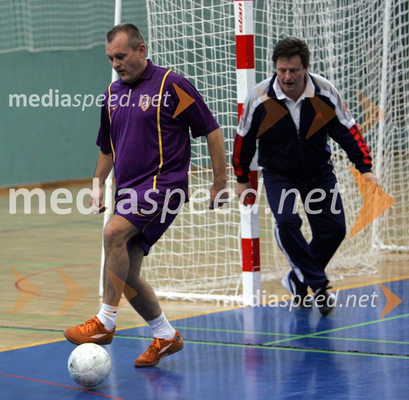 Franc Kangler, poslanec SLS in Gregor Pivec, direktor Splošne bolnišnice MariborNogometna tekma -  politiki : gospodarstveniki