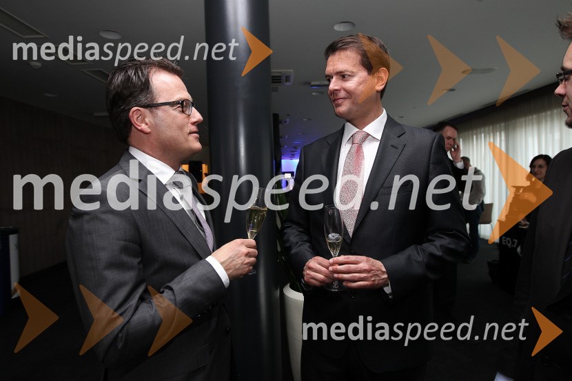 ... in Tilen Majnardi, glavni urednik The Slovenia TimesZaključna prireditev Guest Star 2011 - Izbor tujih osebnosti leta