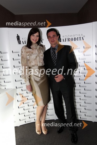 Nataša Pinoza, obraz kozmetike Afrodita in Iztok ZorinZaključna prireditev Guest Star 2011 - Izbor tujih osebnosti leta