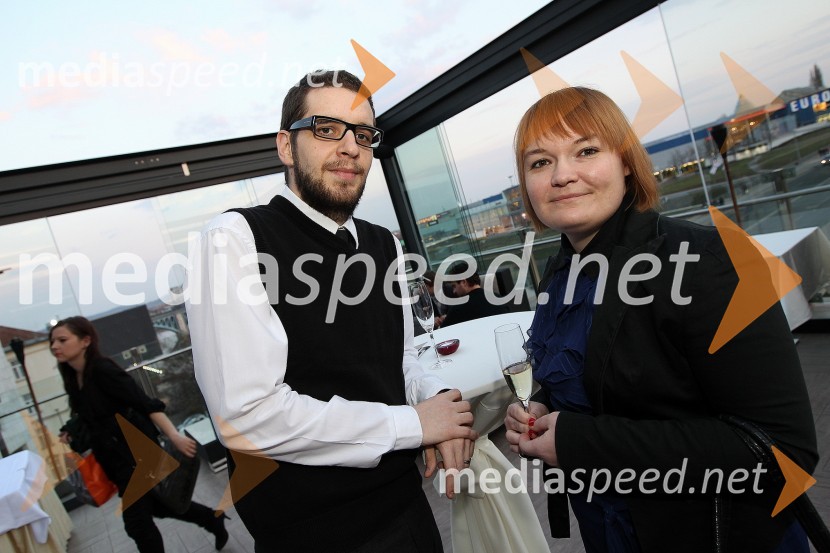 Rok Grilec - Buc, komentator lige NFL na Šport TV  in Ana Verčko GrilecZaključna prireditev Guest Star 2011 - Izbor tujih osebnosti leta