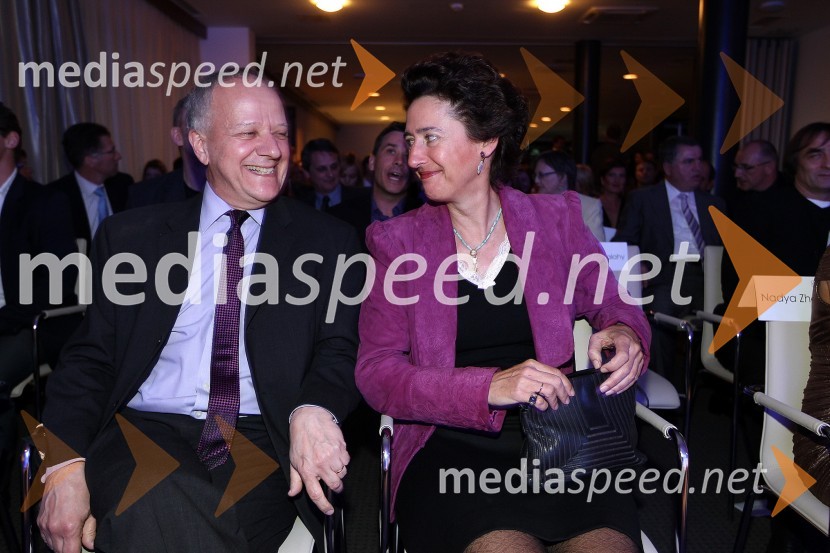 Joseph A. Mussomeli, veleposlanik ZDA v Sloveniji in Anunciada Fernandez de Cordova, veleposlanica Kraljevine Španije v SlovenijiZaključna prireditev Guest Star 2011 - Izbor tujih osebnosti leta