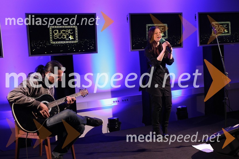 Severa Gjurin, pevka s kitaristomZaključna prireditev Guest Star 2011 - Izbor tujih osebnosti leta
