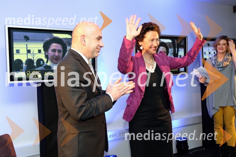 Marjan Hribar, generalni direktor Direktorata za turizem na Ministrstvu za gospodarstvo in Anunciada Fernandez de Cordova, veleposlanica Kraljevine Španije v SlovenijiZaključna prireditev Guest Star 2011 - Izbor tujih osebnosti leta