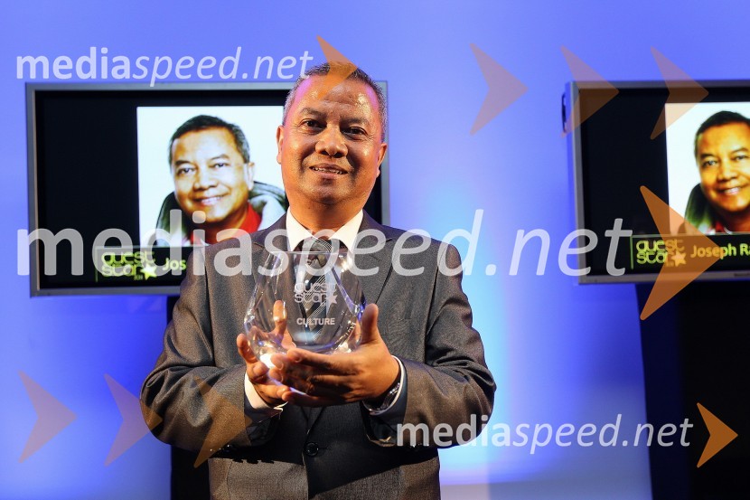 Joseph Rakotorahalahy, glasbenik in pripovedovalec zgodbZaključna prireditev Guest Star 2011 - Izbor tujih osebnosti leta