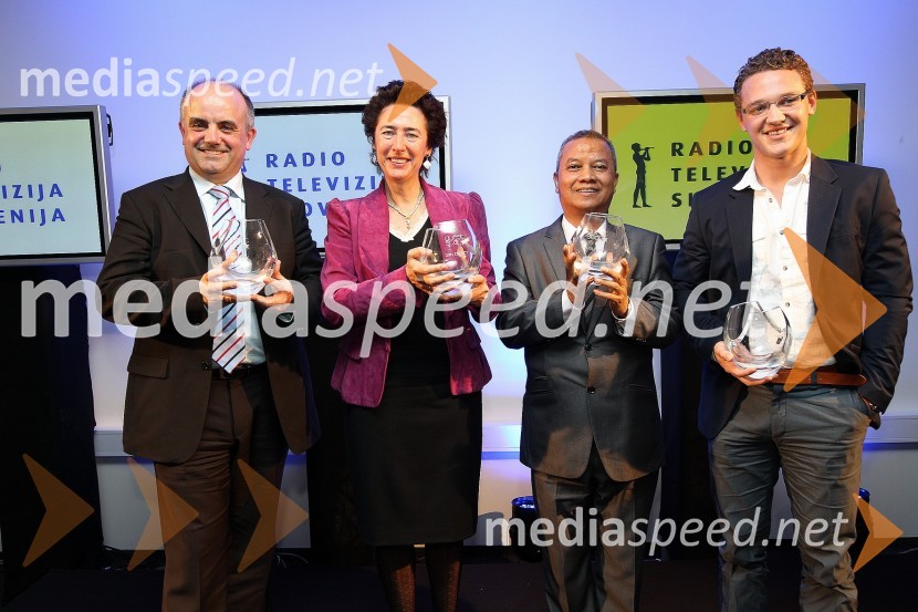 Klaus J. Holeczek, izvršni direktor Odelo Slovenija, Anunciada Fernandez de Cordova, veleposlanica Kraljevine Španije v Sloveniji, Joseph Rakotorahalahy, glasbenik in pripovedovalec zgodb in John Hughes, hokejist HDD Tilia OlimpijaZaključna prireditev Guest Star 2011 - Izbor tujih osebnosti leta