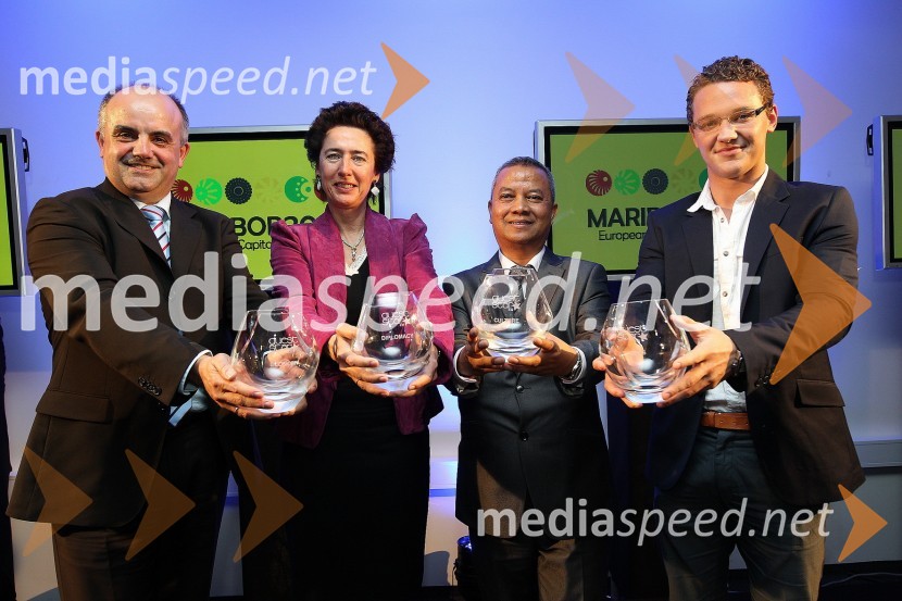 Klaus J. Holeczek, izvršni direktor Odelo Slovenija, Anunciada Fernandez de Cordova, veleposlanica Kraljevine Španije v Sloveniji, Joseph Rakotorahalahy, glasbenik in pripovedovalec zgodb in John Hughes, hokejist HDD Tilia OlimpijaZaključna prireditev Guest Star 2011 - Izbor tujih osebnosti leta