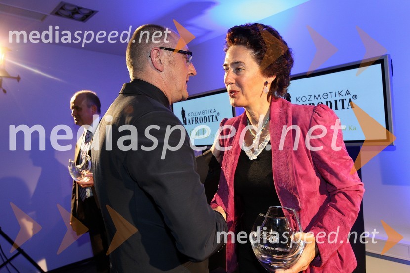 Brane Krajnik, direktor The Slovenia Times&nbsp;in Anunciada Fernandez de Cordova, veleposlanica Kraljevine Španije v SlovenijiZaključna prireditev Guest Star 2011 - Izbor tujih osebnosti leta