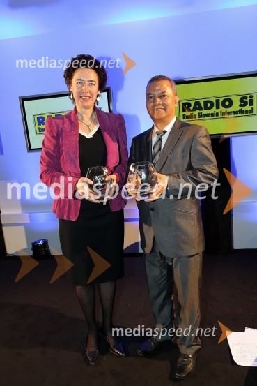 Anunciada Fernandez de Cordova, veleposlanica Kraljevine Španije v Sloveniji ter Joseph Rakotorahalahy, glasbenik in pripovedovalec zgodbZaključna prireditev Guest Star 2011 - Izbor tujih osebnosti leta