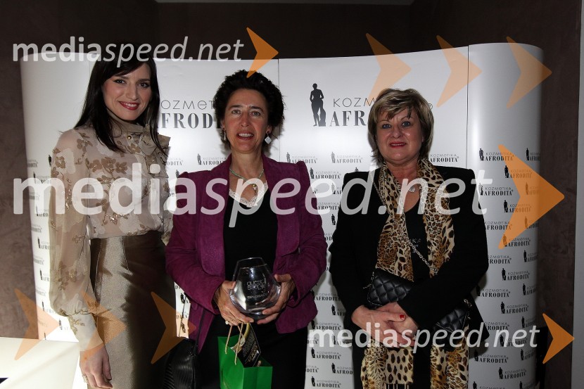 	Nataša Pinoza, obraz kozmetike Afrodita, Anunciada Fernandez de Cordova, veleposlanica Kraljevine Španije v Sloveniji in Danica Zorin Mijošek, direktorica in ustanoviteljica podjetja Kozmetika AfroditaZaključna prireditev Guest Star 2011 - Izbor tujih osebnosti leta