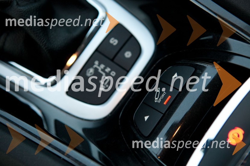 Citroën C5 Tourer 2.2 HDi Exclusive - nastavitev trdote podvozjaCitroën C5 Tourer 2.2 HDi Exclusive, mediaspeed test