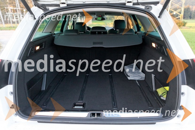 Citroën C5 Tourer 2.2 HDi Exclusive - 533 litrov prtljažnika v osnoviCitroën C5 Tourer 2.2 HDi Exclusive, mediaspeed test
