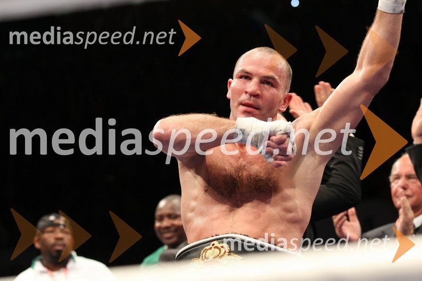Dejan Zavec, interkontinentalni prvak velterske kategorije po različici WBODejan Zavec vs. Bethuel Uushona, dvoboj za naslov interkontinentalnega prvaka velterske kategorije po različici WBO