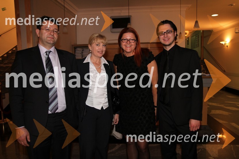 Dr. Zoran Koren, dr. Ksenija Koren, Tatjana Novak, direktorica podjetja Press Clipping in Aljaž Mejal, odnosi z javnostjo EPK10. PRO.PR konferenca, mednarodna konferenca za odnose z javnostmi