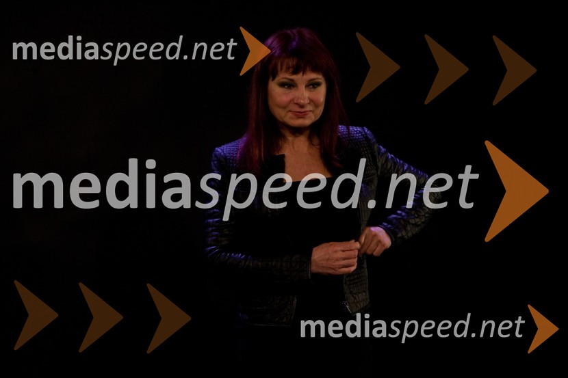 Violeta Tomič, igralkaKurba, predpremiera predstave
