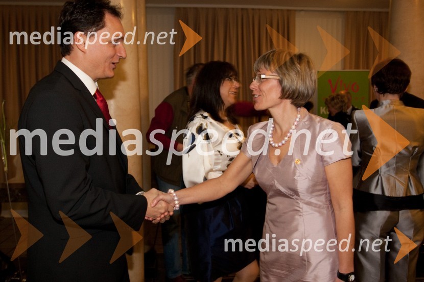 Anton Petrič, Director, CISCO SYSTEMS, Podružnica Ljubljana in Vera Aljančič Falež, članica uprave Mercatorja, predsednica Lions kluba VivaDobrodelni dogodek Lions kluba Viva