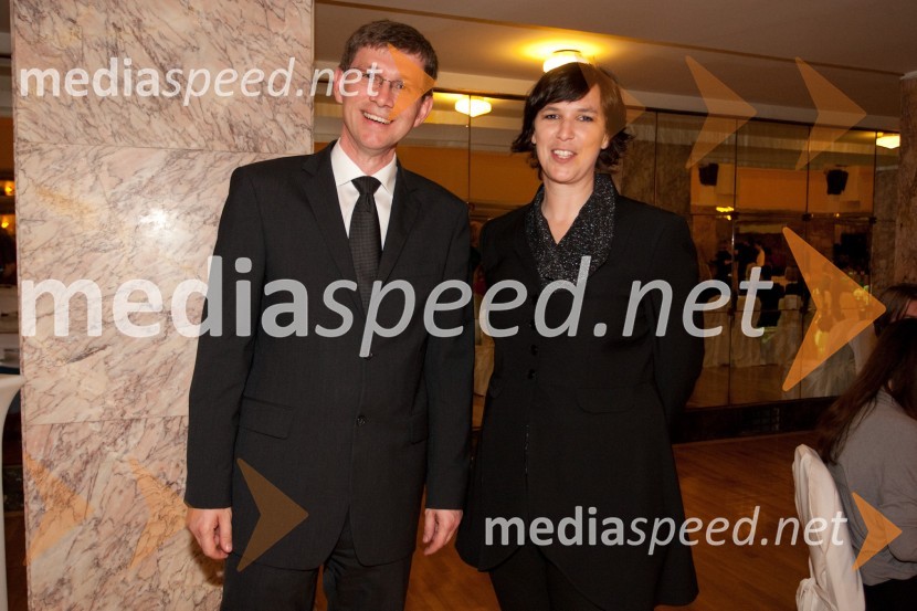 Martin Logar, direktor družbe Summit Avto in Barbara HočevarDobrodelni dogodek Lions kluba Viva