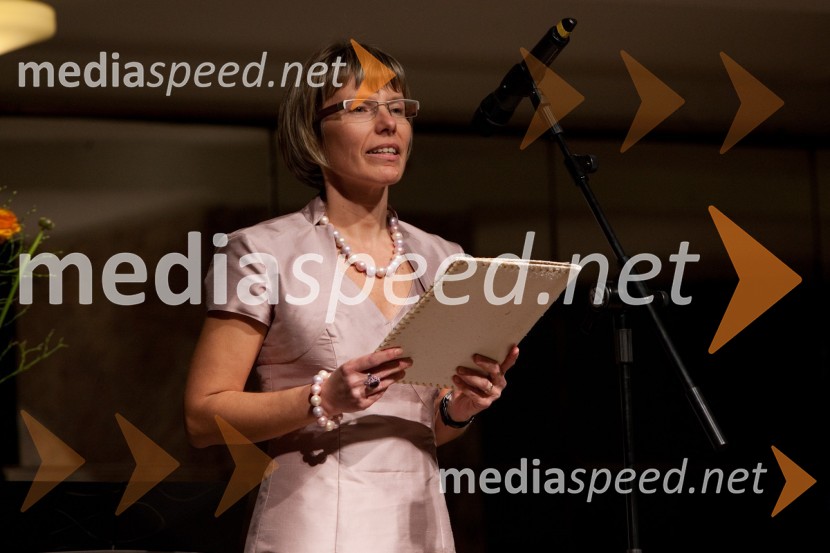 Vera Aljančič Falež, članica uprave Mercatorja, predsednica Lions kluba VivaDobrodelni dogodek Lions kluba Viva