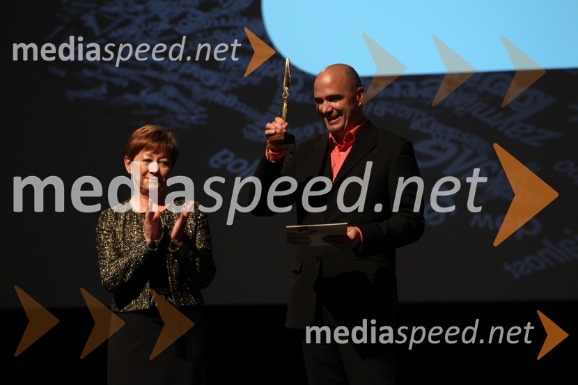 Milena Štular, predsednica Upravnega odbora SOZ in Tom Rudolf, direktor strateškega marketinga, AmisSOF - Slovenski oglaševalski festival, podelitev priznanj in zaključna zabava