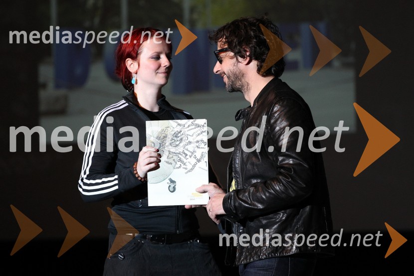 Sara Mekinc, tekstopiska LUNA\TBWA in Jure Sotler, art direktor LUNA\TBWASOF - Slovenski oglaševalski festival, podelitev priznanj in zaključna zabava