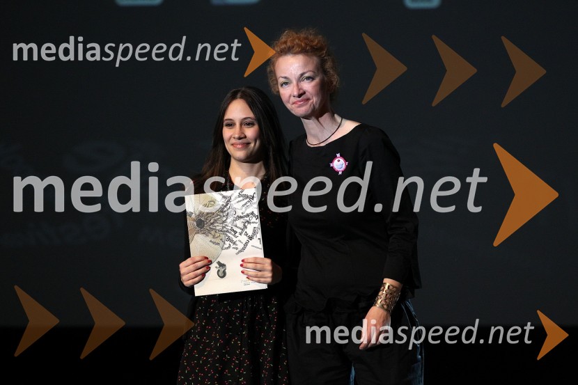 Anja Renko, vodja marketinga Sonce.net in Vera Stanković, kreativna direktorica Sonce.netSOF - Slovenski oglaševalski festival, podelitev priznanj in zaključna zabava