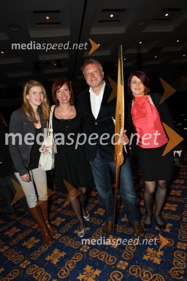 Ana LaRue, marketing Delo d.d., Ladeja Godina Košir, direktorica marketinga družbe Delo d.d., Janez Rakušček, izvršni kreativni direktor Luna TBWA in Estera Lah Poljak, marketing Delo d.d.SOF - Slovenski oglaševalski festival, podelitev priznanj in zaključna zabava