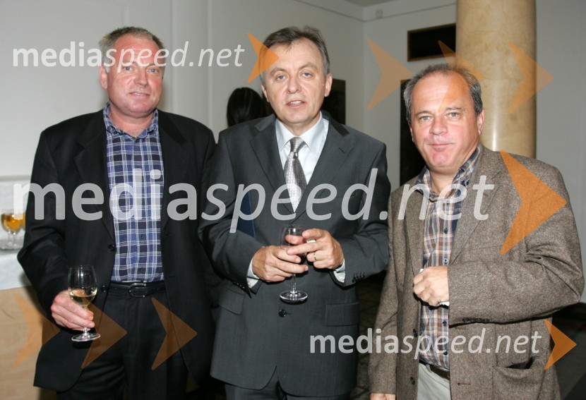 Srečko Trglec, urednik na radiu RSi, Anton Guzej, generalni direktor RTV Slovenija in Peter Habjanič, nekdanji berlinski dopisnik nacionalkePodelitev Ježkove nagrade 2006