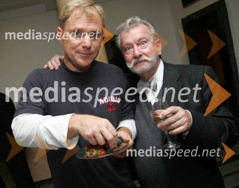 Sašo Hribar, televizijski voditelj - dobitnik Ježkove nagrade 2006 in Črt Škodlar, nekdanji dobitnik Ježkove nagradePodelitev Ježkove nagrade 2006