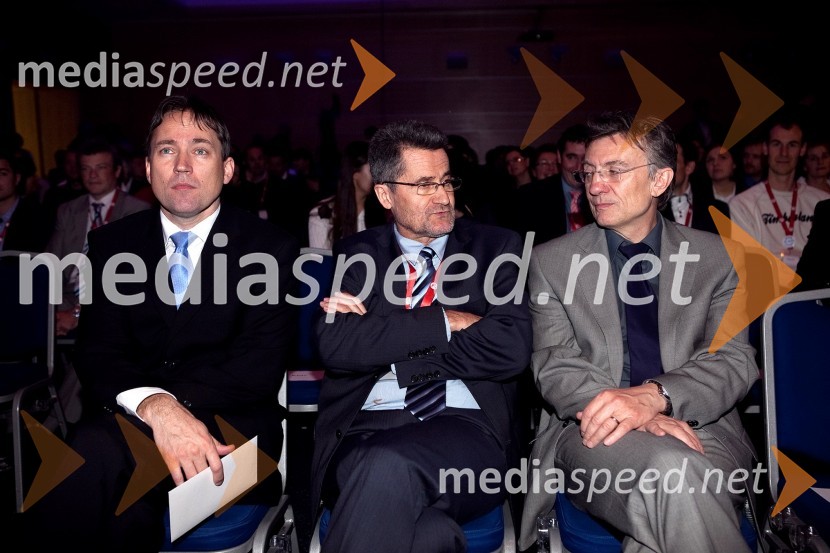 Simon Hvalec, izvršilni direktor Nova KBM d.d. za Področje vzhodne Slovenije, prof. Miroslav Rebernik, programski vodja konference Podim, Ekonomsko-poslovna fakulteta Univerze v Mariboru in prof. dr. Danijel Rebolj, rektor Univerze v MariboruKonferenca Podim 2012, 1. dan