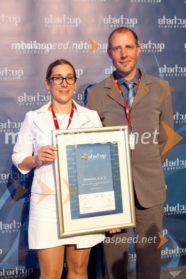 Predstavnika podjetja AnimacelKonferenca Podim 2012, 1. dan