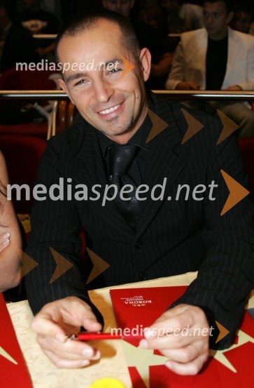 Siniša Glumičić, lepotni kirurgMiss Hawaiian Tropic 2007, finale