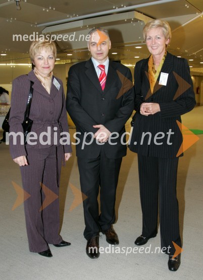 Mag. Vojka Ravbar izvršna direktorica SKB Banke, Mag. Andrej Lovšin, predsednik uprave Intereuropa d.d. in Cvetka Selšek, predsednica uprave SKB banke
Gazela 2006, finale