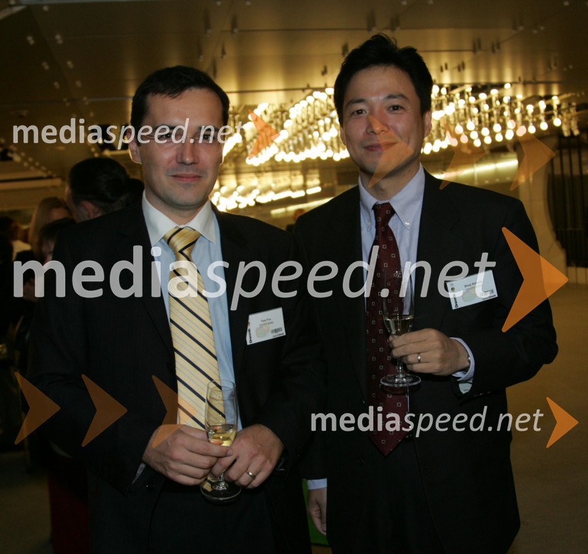 Tom Fux, generalni direktor Toyota Adria in Shoji Kimura, predsednik podjetja Toyota AdriaGazela 2006, finale