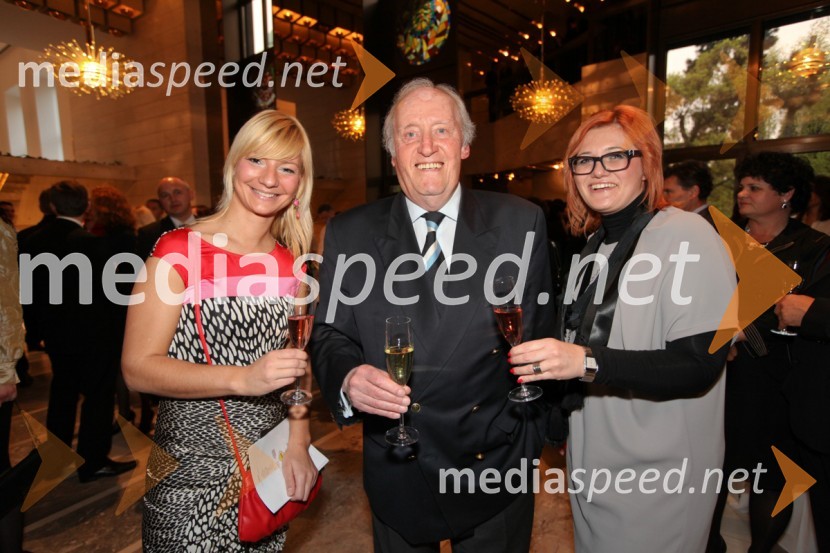 Maja Debelak, Dobra vila, Mojmir Sepe, skladatelj ter ambasador HD MET v Sloveniji in mag. Julija Herle, direktorica Herle M&VPrenos opere Traviata iz Metropolitanske opere v New Yorku