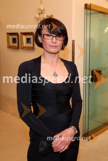 Andreja Iljaš, direktorica Hiše idejPrenos opere Traviata iz Metropolitanske opere v New Yorku