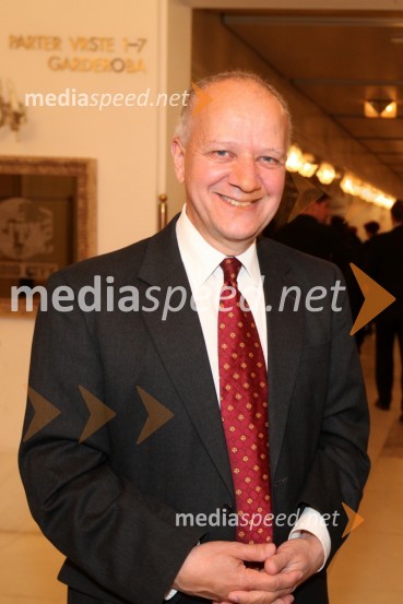 Joseph Adamo Mussomeli, veleposlanik Združenih držav Amerike v SlovenijiPrenos opere Traviata iz Metropolitanske opere v New Yorku