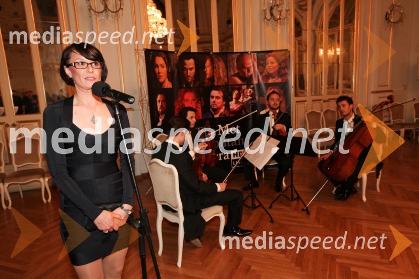 Andreja Iljaš, direktorica Hiše idejPrenos opere Traviata iz Metropolitanske opere v New Yorku