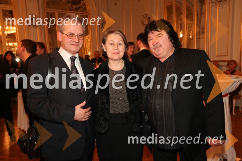 Maks in Vera Feguš ter Janez Lotrič, operni pevecPrenos opere Traviata iz Metropolitanske opere v New Yorku