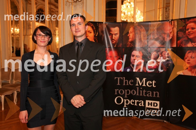 Andreja Iljaš, direktorica Hiše idej in Samo Ošina, direktor marketinga Telekom SlovenijePrenos opere Traviata iz Metropolitanske opere v New Yorku