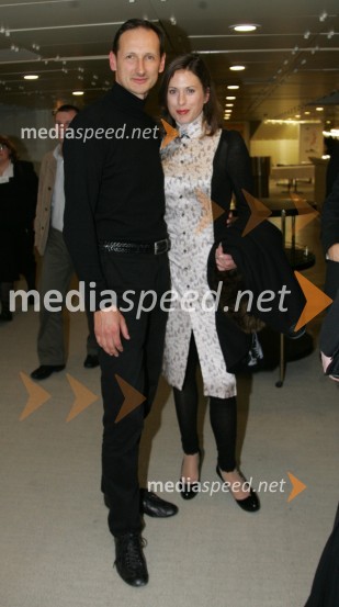 Jurij Krpan, režiser prireditve in njegovo dekle Nika, oblikovalkaGazela 2006, finale