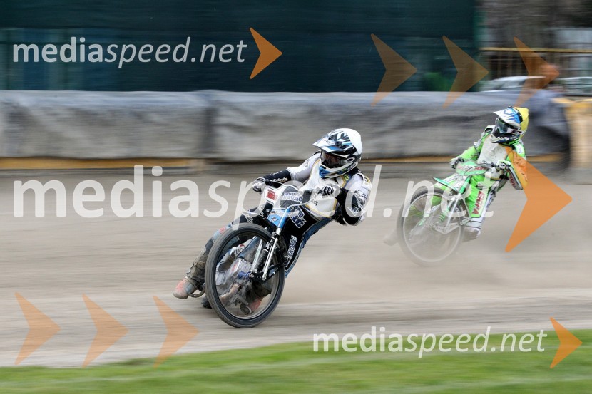 Dino Kovačić (SK Unia, HR) in Maks Gregorič (AMTK Ljubljana)Speedway Državno prvenstvo posameznikov Slovenije in Hrvaške - 1. dirka
