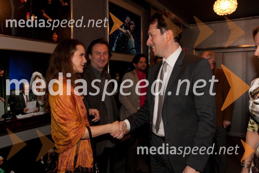 Eva Kraševec, dramaturginja in Gregor Virant, predsednik Državnega zboraRdeča, premiera v SNG Drama Ljubljana