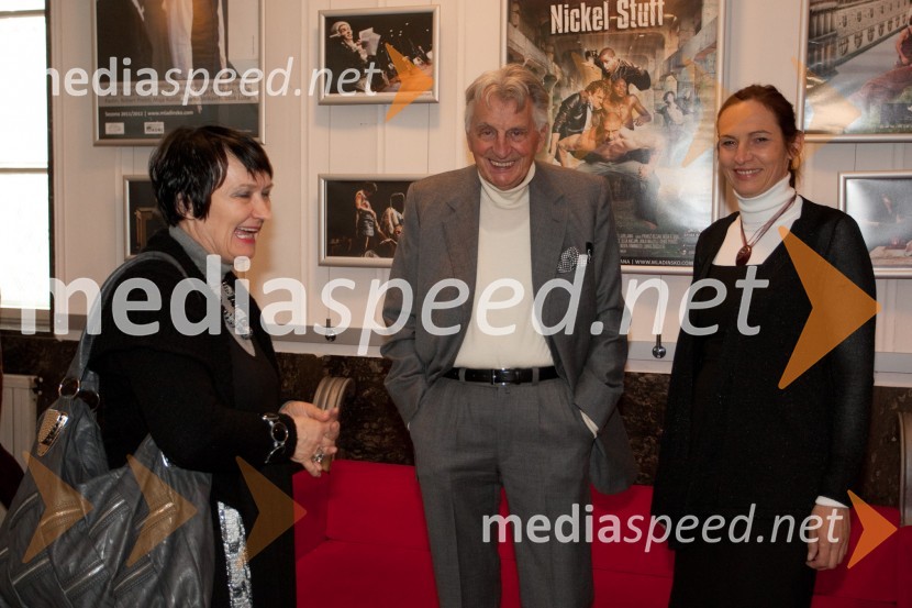 Nadja Leban, novinarka, Demeter Bitenc, igralec in spremljevalka Majda PintarPremiera predstave Dantonova smrt, Slovensko mladinsko gledališče