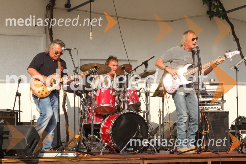 Trio OniVasilij Žbogar, sprejem