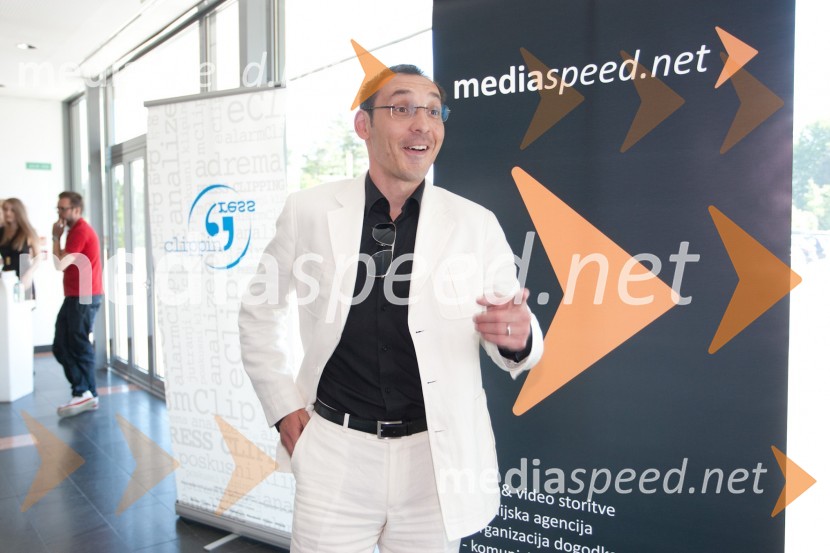 Tadej Toš, igralecLSPR: Vsak je svojega nastopa krojač