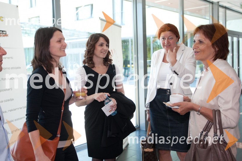 Mojca Hribar, Mladinska knjiga; Maruša Kobal, RTV Slovenija; Tatjana Novak, Press Clipping in Andreja Kračun, Koraki za korakceLSPR: Vsak je svojega nastopa krojač