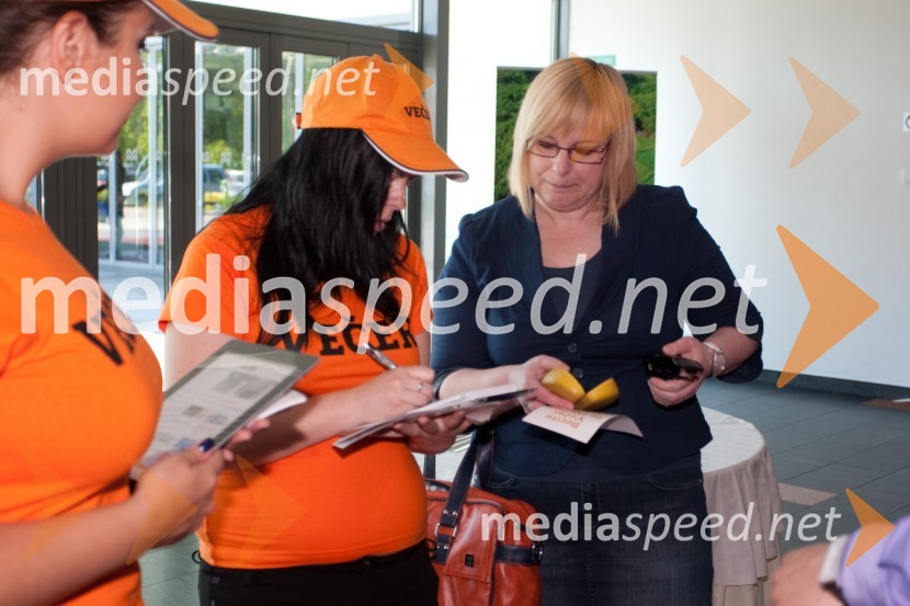 Hostesi Večera in Sabina Beber Boštjančič, ITFLSPR: Vsak je svojega nastopa krojač