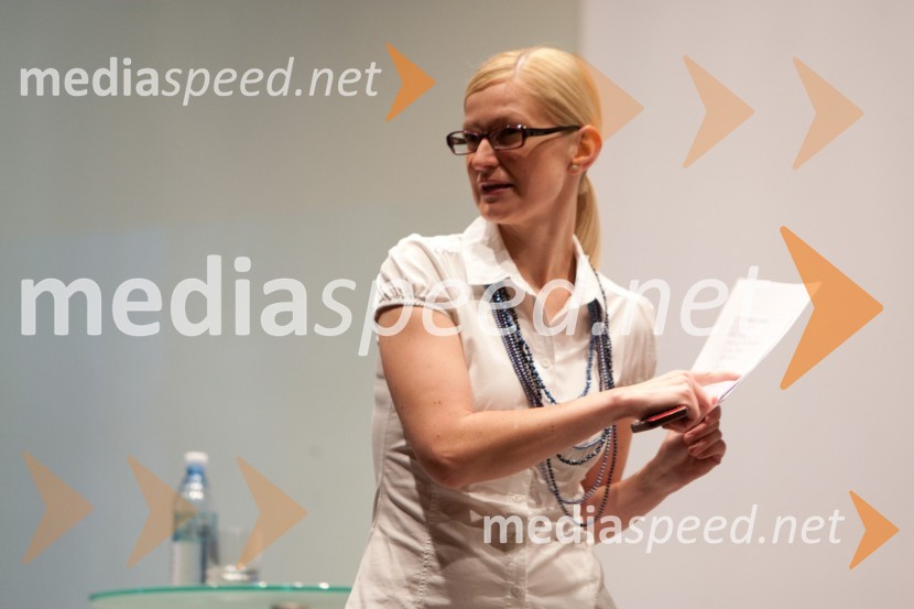 Karolina Marolt, SPEMLSPR: Vsak je svojega nastopa krojač