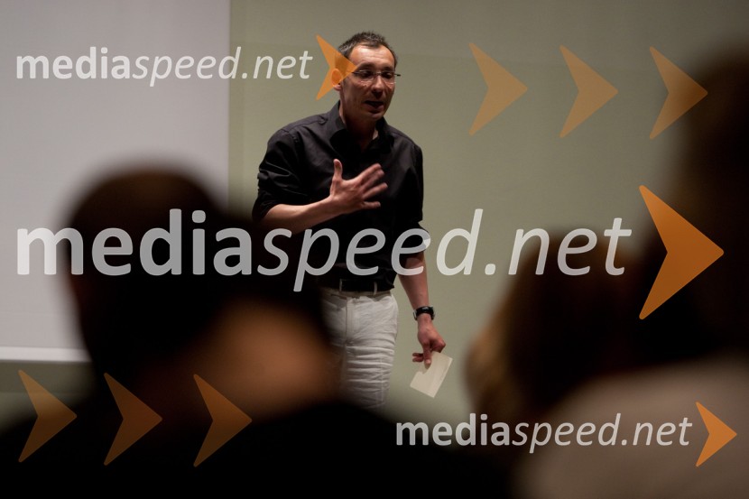 Tadej Toš, igralecLSPR: Vsak je svojega nastopa krojač